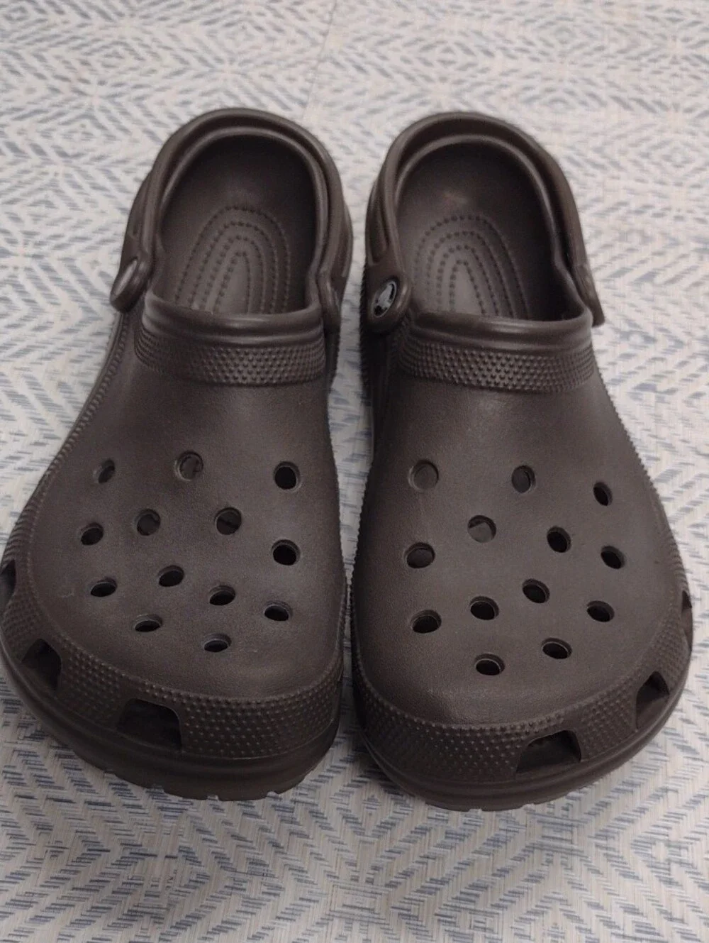 CROCS Men’s Classic Clog in Chocolate Brown